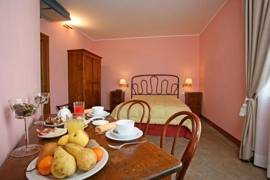 Pian Del Sorbo Guest House Saturnia Ruang foto